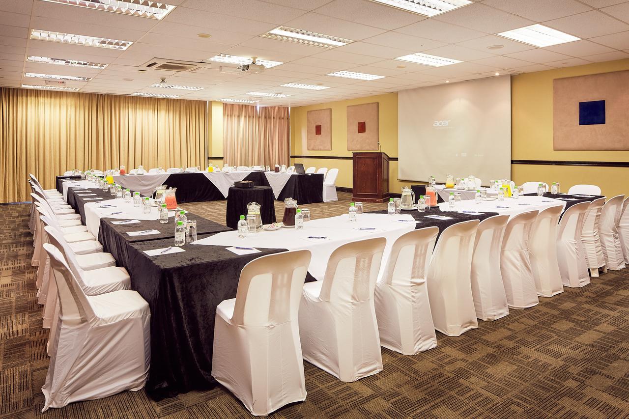 Hôtel First Group Oceanic à Durban Extérieur photo