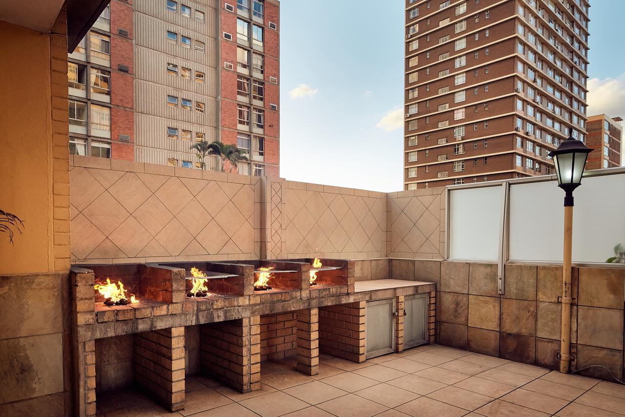 Hôtel First Group Oceanic à Durban Extérieur photo