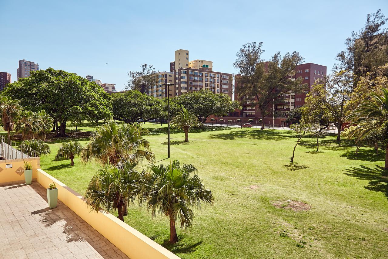 Hôtel First Group Oceanic à Durban Extérieur photo